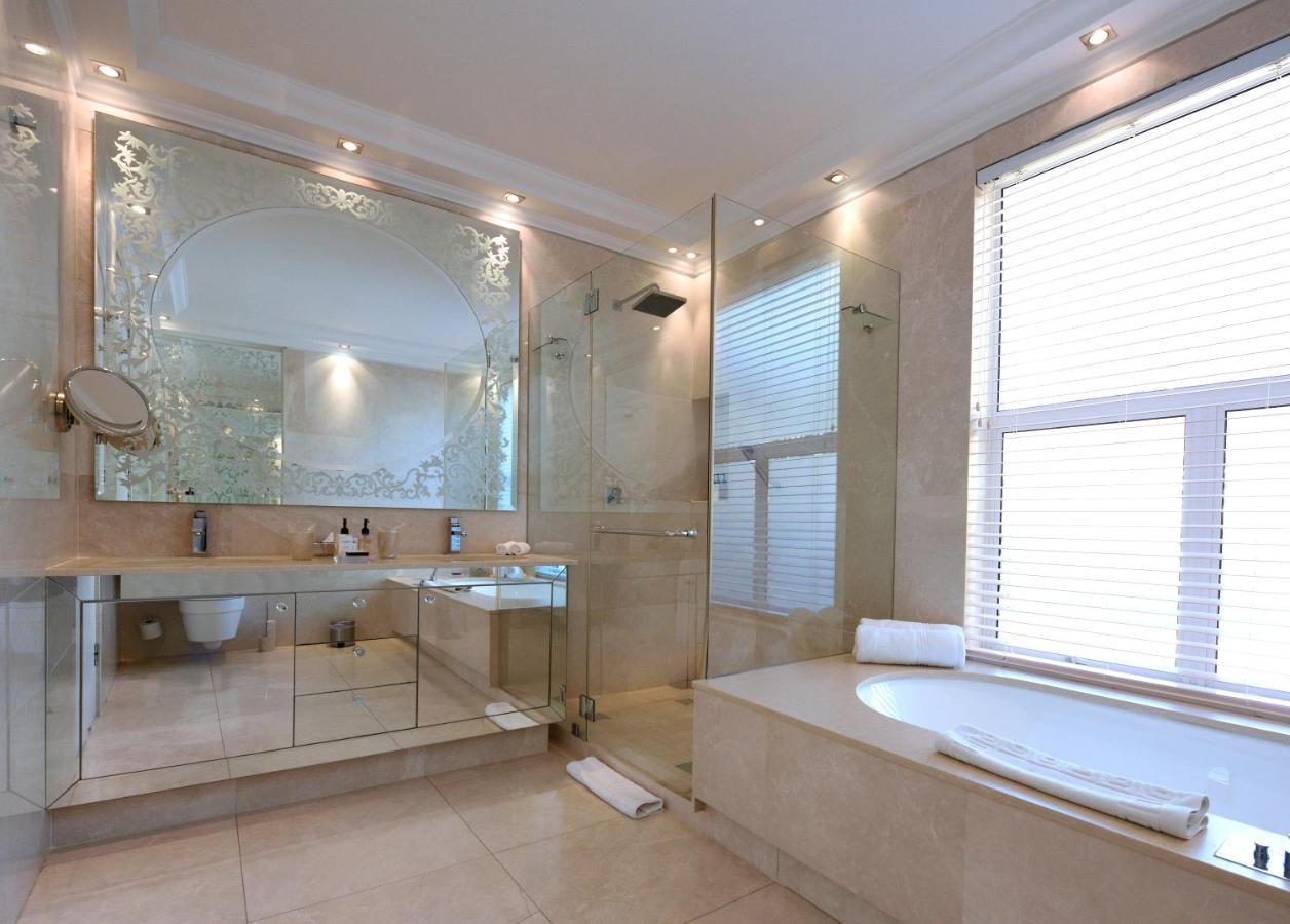 The Clarendon - Bantry Bay 5*