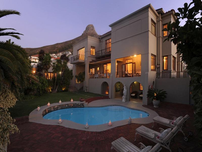 The Clarendon - Bantry Bay 5*
